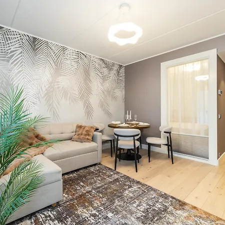 Center Kentmanni Lux Apartment, Free Parking تالين
