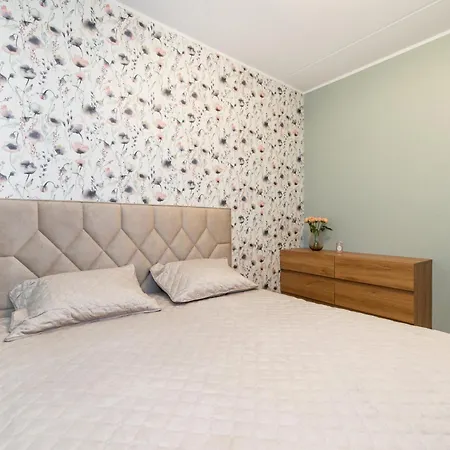 Center Kentmanni Lux Apartment, Free Parking شقة تالين