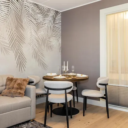 Center Kentmanni Lux Apartment, Free Parking شقة