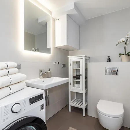 Center Kentmanni Lux Apartment, Free Parking تالين