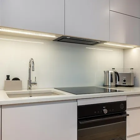 Center Kentmanni Lux Apartment, Free Parking شقة
